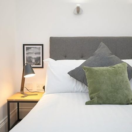 Lovely 2 Bedroom Apartment In Preston プレストン エクステリア 写真