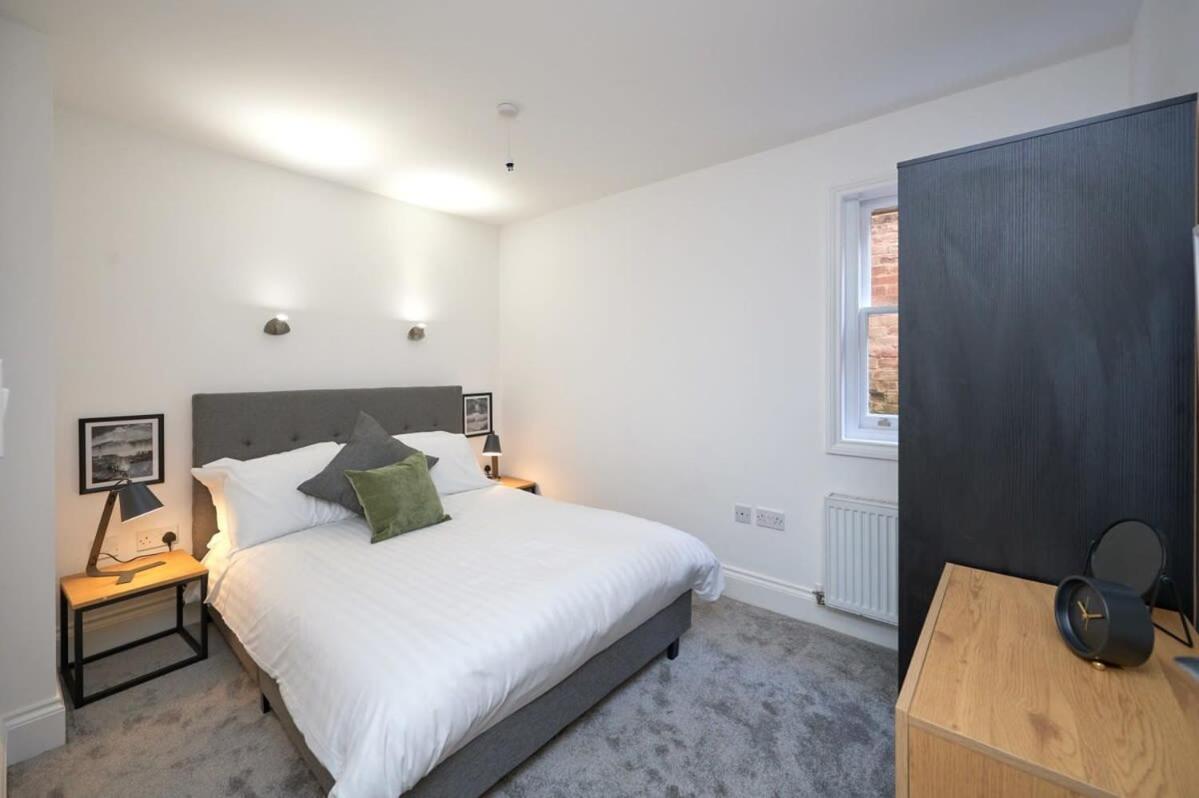 Lovely 2 Bedroom Apartment In Preston プレストン エクステリア 写真