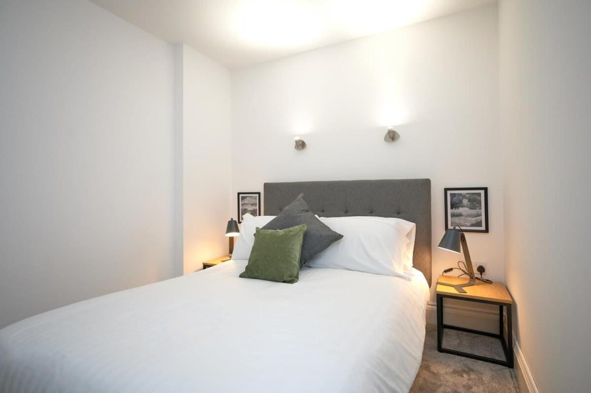Lovely 2 Bedroom Apartment In Preston プレストン エクステリア 写真