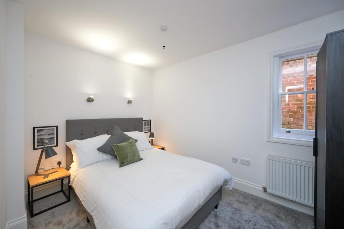 Lovely 2 Bedroom Apartment In Preston プレストン エクステリア 写真