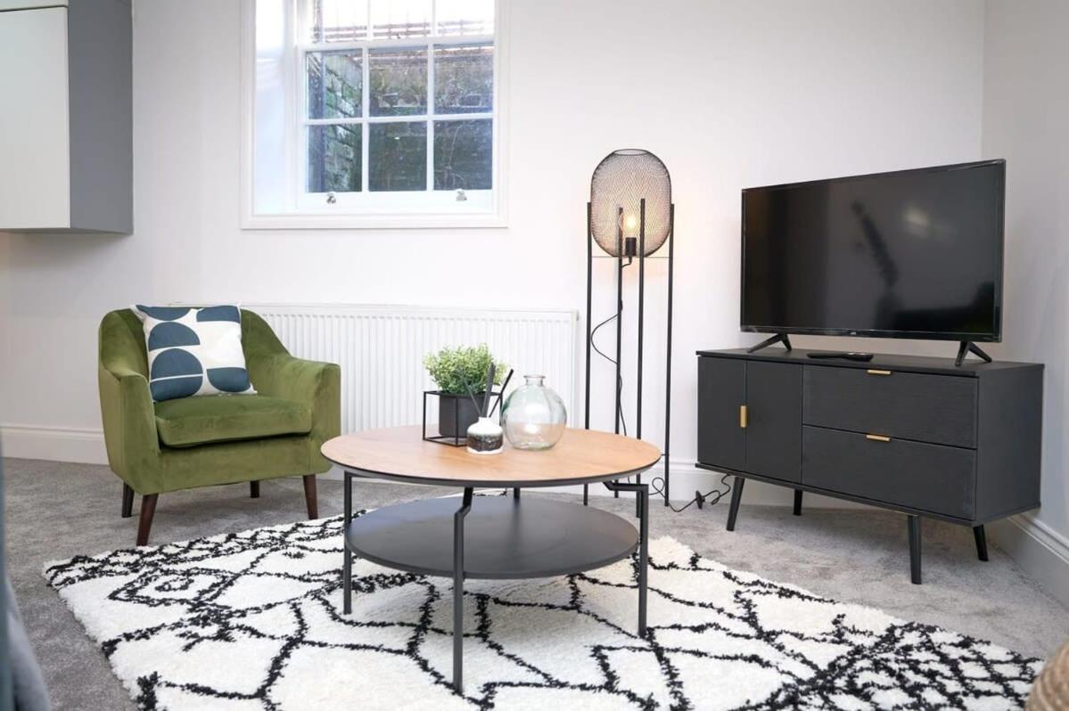 Lovely 2 Bedroom Apartment In Preston プレストン エクステリア 写真